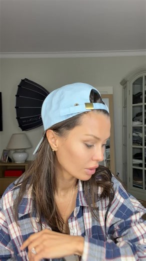 Виктория Боня on Instagram: "Единственный человек, который любит меня бесплатно 😆 Мурочка"