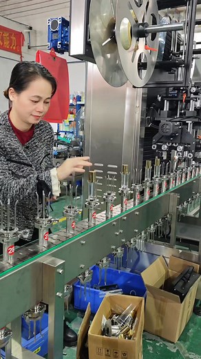 1.4K views | sleeve labeling Machine, shrinking machine, steam shrinking machine, hot shriking machine. | Fillingsealingmachine | Facebook