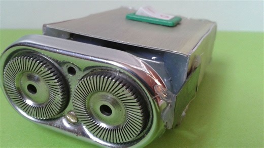 How to make a DIY miniature electric shaver from repurposed electronics