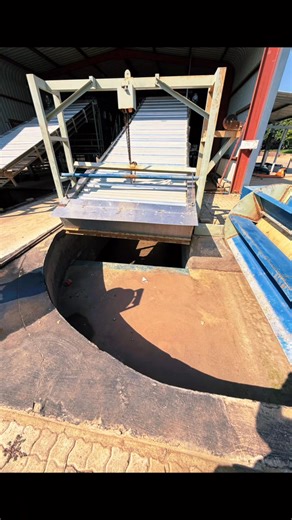 💧 WATERPROOFING & DAMP PROOFING SPECIALISTS – TZANEEN 💧 Renew Floor & Roofing We recently completed a waterproofing project on a local farm property, where moisture and water exposure in the bathrooms were causing serious problems. ✅ What we did on this project: ✔ High-pressure wash and full surface cleaning ✔ Repaired holes and weak areas using fibre cement mixed with latex bonding agent ✔ Applied 2 coats of liquid rubber waterproofing ✔ Finished in a mid-grey waterproofing system for long-la