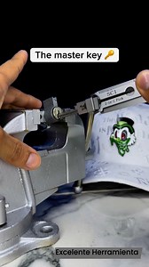 1.9M views · 4K reactions | The master key to open locks in seconds 螺La llave maestra para abrir cerraduras en Segundos 螺 #lockpicking #lockpick #key #locksmith #locksmithservices | Cerrajeros Master Locks | Facebook