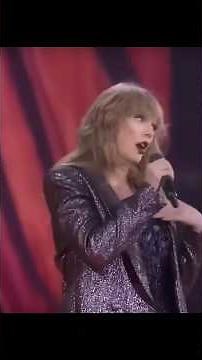 Taylor Swift sings her dynamic song Getaway Car pt4