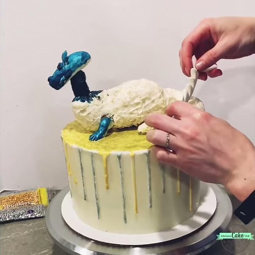 How to make a Dragon Cake