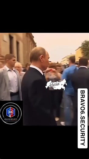 BRAVO6.SECURITY | Sur ces images, Vladimir Poutine marche longtemps, sans trajectoire évidente, sans itinéraire figé. Il avance, s’arrête, reprend sa marche,... | Instagram