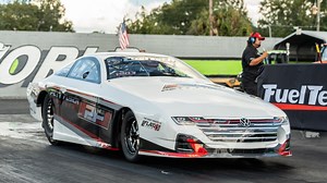 World’s quickest VW DOORSLAMMER 6.61 @ 207mph Pety Fuser Engines from Brazil established back-to-back the quickest VW doorslamer record with two solid 6.6 sec passes at over 200mph running his billet flat four engine and a compound setup that includes our Precision Turbo ProMod 88 & ProMod 106 turbochargers. Good to the team this weekend during the next qualifying round and eliminations. #vw #volkswagen #promod | Precision Turbo & Engine