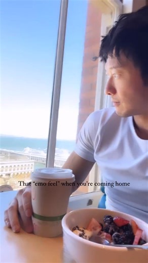 Anyone else feel emo when coming home from a long trip? 🙋🏻‍♂️🙋🏻‍♀️ ——— #travelblog #catchflights #catchfeelings #newstart #newbeginnings | Michael Jiang