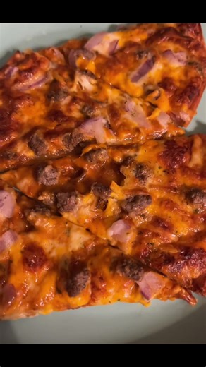 Trying this new pizza and watching Teen Wolf ✔️ Pizza is good. I haven’t seen Teen Wolf since it came out years ago. I remember I had the biggest crush on Stiles in the show. 😂😂 #tombstone #TeenWolf #chilltime