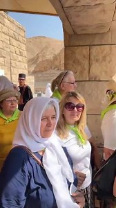 292K views · 10K reactions | „În acest moment ne aflăm în Valea Regilor, uitați-vă, tocmai în vârf departe se vede muntele în forma de piramidă, unde trebuie sa ajungem.” #ParinteleCalistrat | Învățăturile Părintelui Calistrat | Facebook