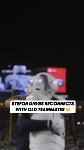 Just a pregame reunion in Buffalo. 👋 (via @nfl)