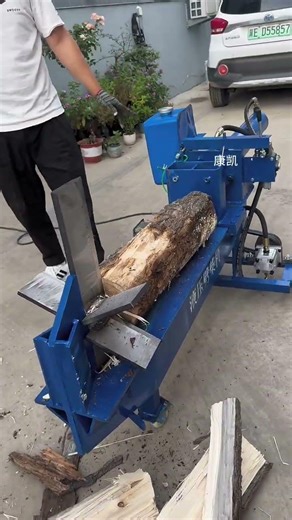 Wood splitting machine, easily splits matches #hydraulicwoodsplitter #smallwoodsplitter