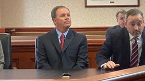 Commission says Butler County auditor can stay in office while fighting criminal charges