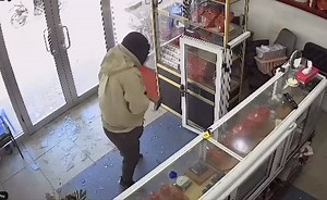 Watch CCTV footage of how arrested jewelry robbery gang operated