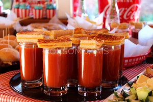 Travel Back in Time with this Great 1950's Diner Party