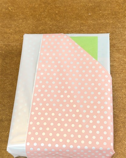 Clever wrapping idea with a pocket surprise 🎁