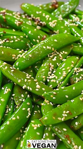 🥢 Quick Asian Sugar Snap Peas Light, crispy, garlicky — these snap peas are bursting with flavor and come together in minutes. They're the perfect side dish for busy weeknights or anytime you want something healthy but tasty! 👉 Full recipe: https://eatsomethingvegan.com/quick-asian-sugar-snap-peas/ 🍔 BONUS RECIPE: These vegan black bean burgers are hearty, satisfying, and packed with plant-based protein. The perfect combo with those snap peas! 👉 Full recipe: https://eatsomethingvegan.com/veg