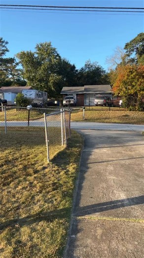 Throwback to when I channeled my inner Isis (Gabrielle Union) from Bring It On 💅🏾🍀 Clovers forever! #TBT #BringItOn #HalloweenThrowback (I don’t not own copy rights to the music in this video) | Aubrey Lauren