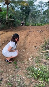 Menyiram rumput
