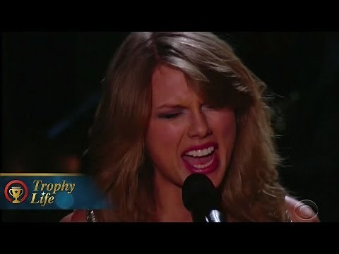 Taylor Swift Performs "All Too Well" at 2014 Grammys! Celebrates Lorde!