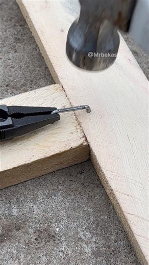 Ultra-Strong Way to Join Two Wooden Beams with Bent Nails!