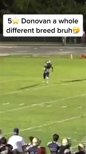 Donovan a different breed when his stuttering turned off😂😂😂😂 #flip #donovan #football #coachjohnson | ThaddBoii