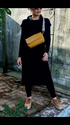 Lewis and Madge leather Hand stitched leather luxury Full grain bovine leather Made to last (and look fabulous 🤩) Shop 4A Short Street Riebeek Kasteel www.lewisandmadge.com #leathergoods #madebyhand #handstitchedleather #riebeekkasteel #leathersouthafrica #swartlandstyle | Lewis & Madge leather