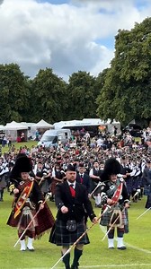 The massed Pipe band march 😍 . . . . . . . . . . . . . . . #Bagpipes #Kilts #marchingband #piper #pipeband #HighlandGames #HighlandPipes #BagpipePride #BagpipeTradition #pipebandlife #bagpipeband #kilted #bestchallenge #100kgchallenge #selfcare #moodchallengemoodchallenge #photography #photographychallenge #trending #love #music #aussie #australia | Australia Highland Gathering