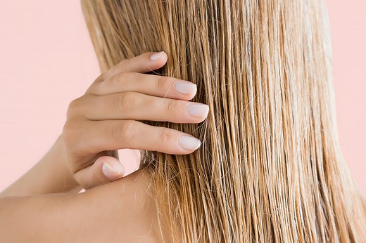 Hair Pros Say You Can Actually Lighten Your Hair at Home Without Bleach