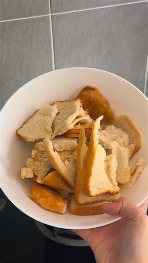 anis farhana on Instagram: "Semuanya menggunakan rice cooker dari @tefal_my yang serbaguna! #cooking #puddingcaramel #rotipudingkaramel #tefal #baking"