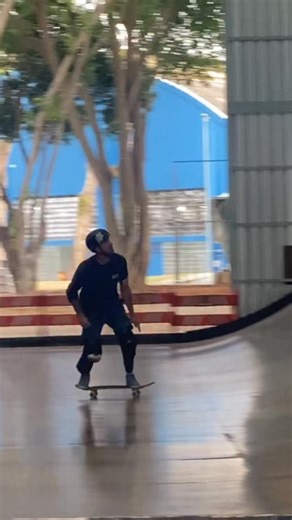 Do what you must, do all you can… session the Sao Paulo Vert when you land. Pra cima da sessao DiVert! 🎥 @rp.skt | Bob Burnquist