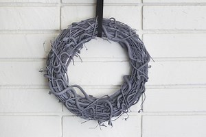 Make a Rubber Snake Wreath