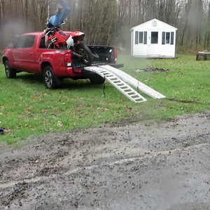 262K views · 911 reactions | They really made a mess of a simple task... | UNILAD | Facebook