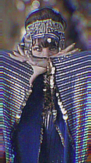 Belly dance, but make it 70s psychedelic… #bellydance #balighhamdi #70s