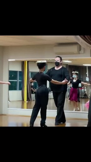 They take a special way to learn Latin dance #latindance #latindancer #danceclass #fyp #foryou