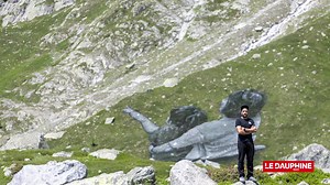 2.8K views · 48 reactions | [INSOLITE] L'artiste Saype a réalisé une fresque monumentale au pied du Mont-Blanc. Il vous dévoile les dessous de son oeuvre. Vidéo Le DL/B.S. | Le Dauphiné Libéré Haute-Savoie | Facebook