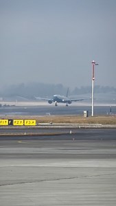 Presidential arrival: Air Force One lands in Zurich ahead for WEF 🇺🇸 . . . 📍ZRH, 21.01.2026 ✈️ United States Air Force Boeing C-32A (AF1) #️⃣ 09-0015 ℹ️ WEF 2026 🗺️ ADW-ZRH | Aviation by Cello