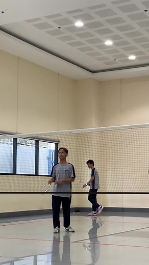 Badminton in Physical Education Class: Grade 9 Fun