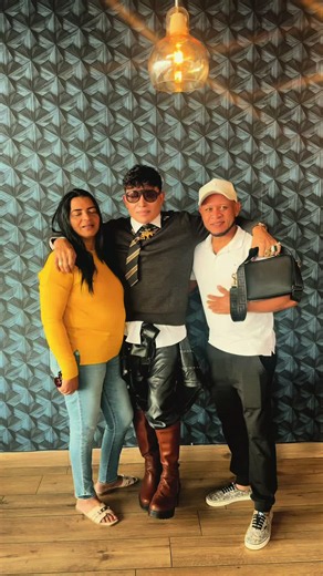 El Divo bailando con la mamá de Céline – reunión familiar