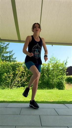 I Decided to create a longer choreo to this song, so you like it? ☺️ #shuffle #cuttingshapes #shuffling #dance #shuffledance #fy