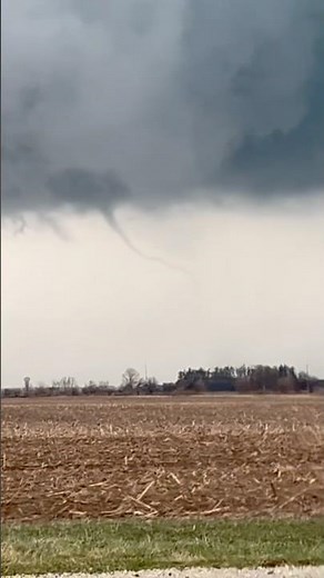 BIRTH OF A WEDGE #tornado IN KANKAKEE, ILLINOIS!!! MARCH 10TH, 2026!! #shorts #kankakee