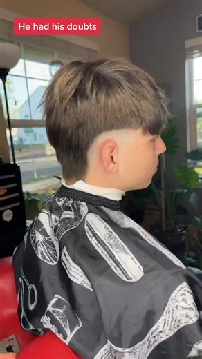 #greenscreenvideo set my brother up with a fohawk. What do you’ll think? #barber #barberinthemaking #cuts #menshaircut #viral ##fyp #foryou #clippers