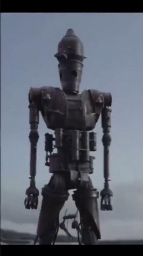 IG-11 saves baby yoda #starwars #mandalorian #movie #themandalorian #babyyoda