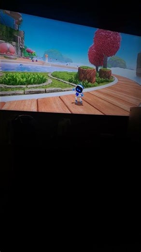 Astro bot Performs Elvis crespo Suavemente official music video 1998 in Sky Garden