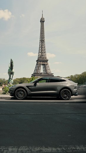 DBX707: La belleza de la intensidad en París