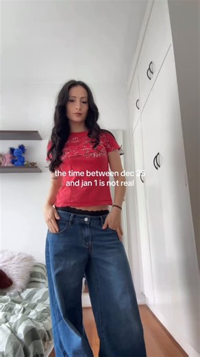 darcie 💌 on Instagram: "basically #repost #relatable #christmas #outfitideas #outfitinspo"