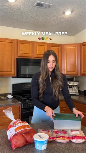 Healthy Weekly Meal Prep: Creamy Buffalo Chicken & Sides