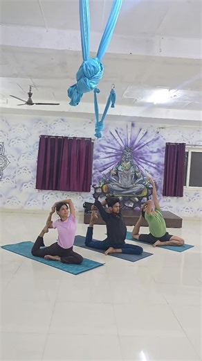 Mokhede Padmakar | Yoga Coach | Calisthenics | Here are the benefits of Eka Pada Rajakapotasana (One-legged King Pigeon Pose) explained :: 😍🫂 ✅ Physical Benefits 1. Deep hip opening... | Instagram