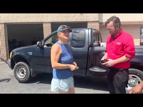 Street interview-KD Accuses A Man of Stealing $20