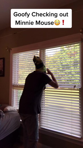 #stitch with @mickey_mouse5102123 goofy has some explaining to do❗️#foryou #fyp #tal_on #goofy #mickey #uhoh