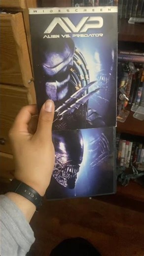 It’s 2004 you bought alien vs predator on dvd #youtubeshorts #alienvspredator #2004