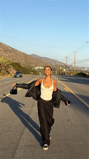 Ｌｏｎｄｏｎ Ｌｏ on Instagram: "It took me a minute to process all that 2025 was… 34 Flights 7 Countries 4 Continents 13 Featured TV Bookings 3 London Lo Performances 12 LONDAYS 1 EP Release 4 Concerts 2 Label Placements 3 Brand Partnerships People lie, numbers don’t. I’m amazed by the year God blessed me with. I look at my life, and it’s really like that. Full. Rich. Blessed. Abundant. All thanks to Him. All favor. I don’t know how half of these moments took place - I need a nap just watching the reca